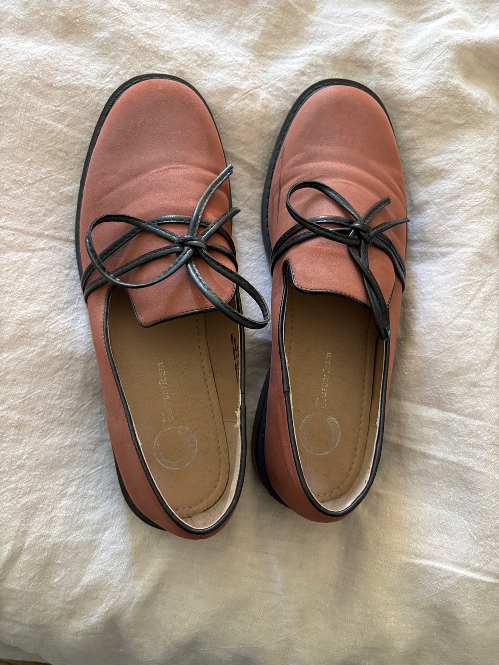 Women's Classic Lace-Up Loafers in Dusty Rose
